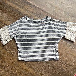 Anthropologie Madigan Top Medium Crochet Detail